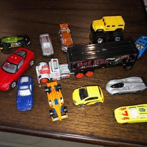 MATCHBOX HOT WHEELS car bundle, 25+ cars
